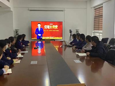 深藍(lán)機(jī)器