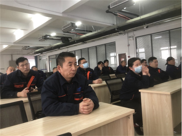 山東深藍(lán)纏繞包裝機(jī)廠家組織消防安全培訓(xùn) 山東深藍(lán)纏繞包裝機(jī)廠家組織消防安全培訓(xùn)